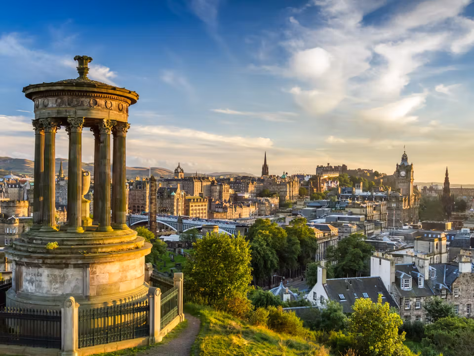 Flights to Edinburgh