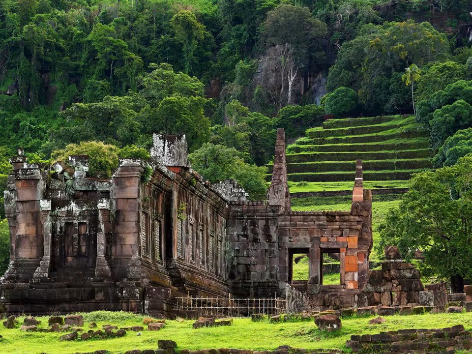 Flights to Pakse